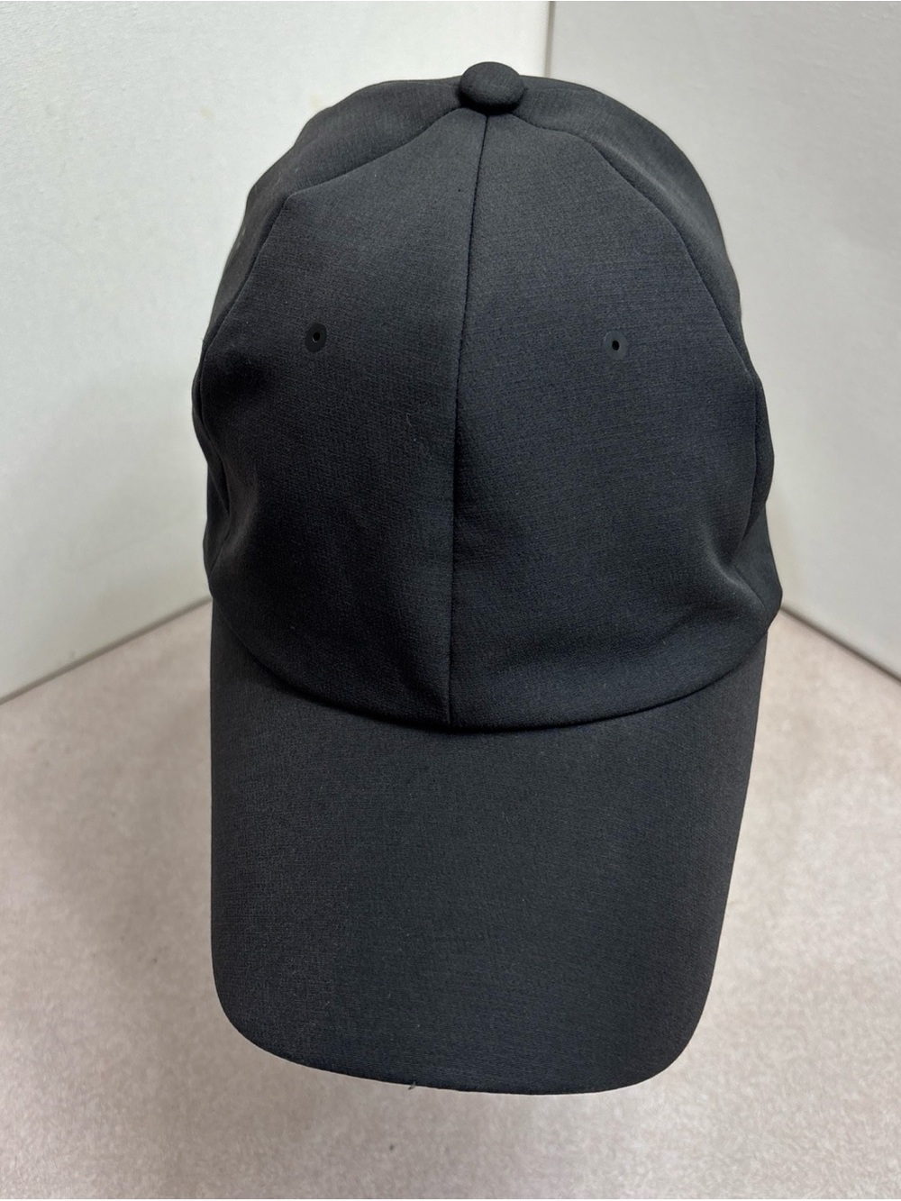Lululemon Black License to Train Hat Surround Stretch Soft Work Out Running S/M